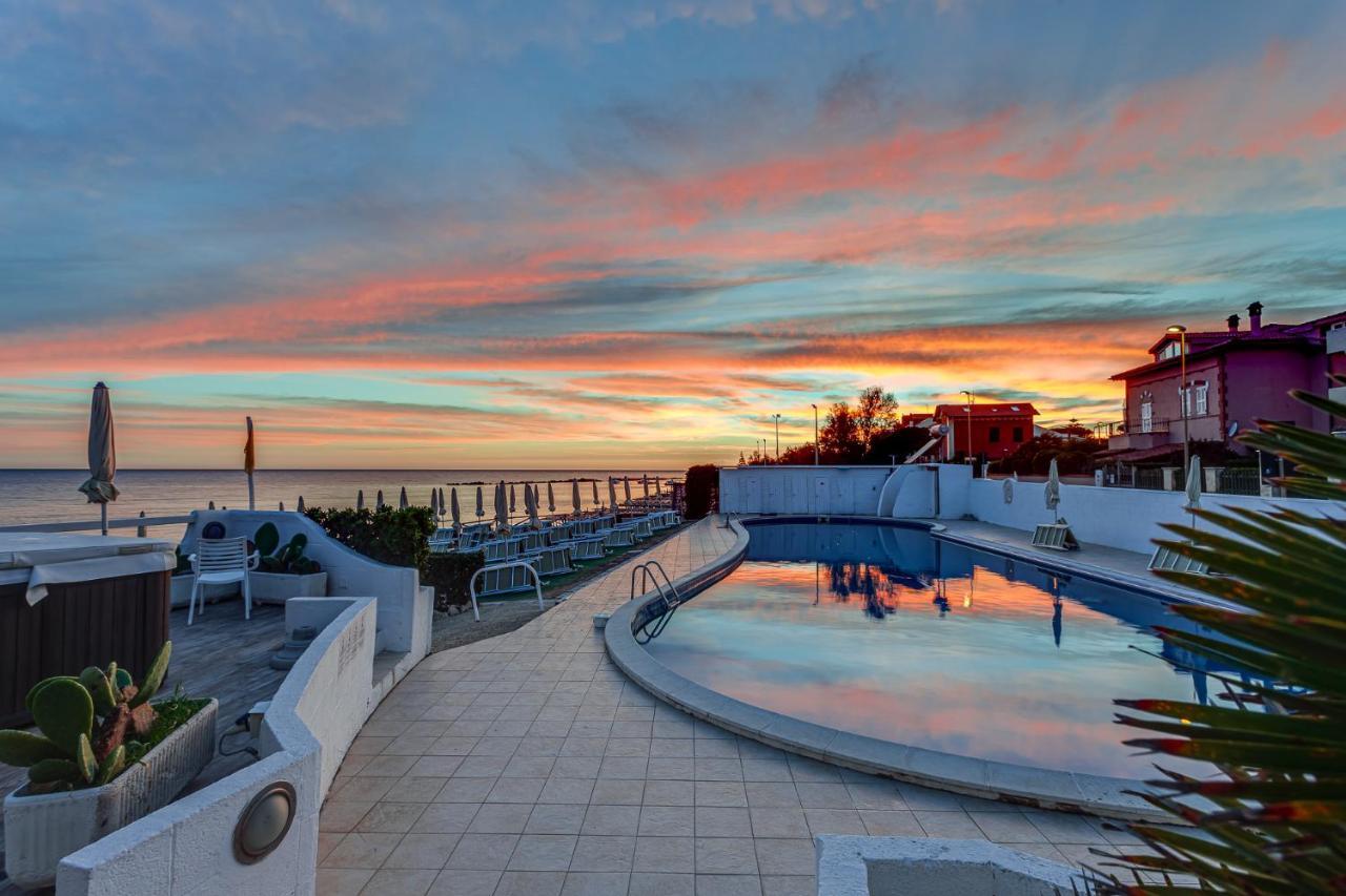 Hotel Cavalluccio Marino Santa Marinella Εξωτερικό φωτογραφία